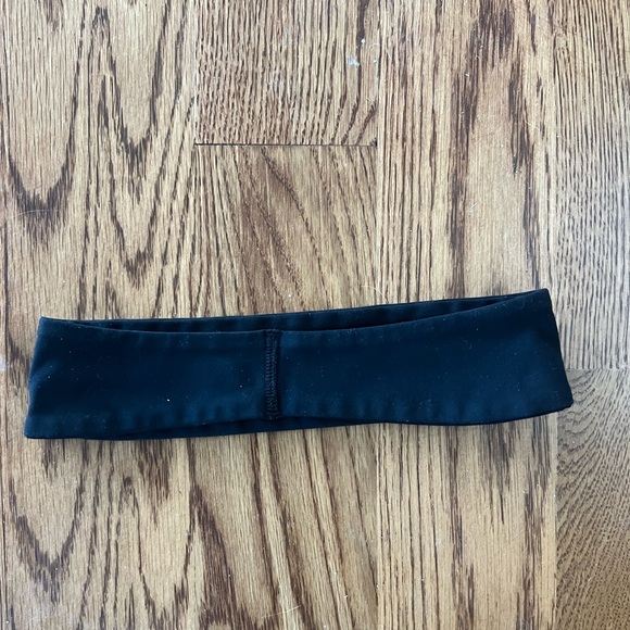 Lululemon Fly Away Tamer Headband - black one size - Picture 3 of 4